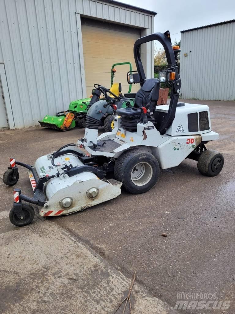  Matra BSC300 Päältäajettavat ruohonleikkurit