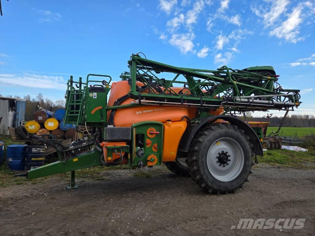 Amazone UX 4200 Hinattavat ruiskut