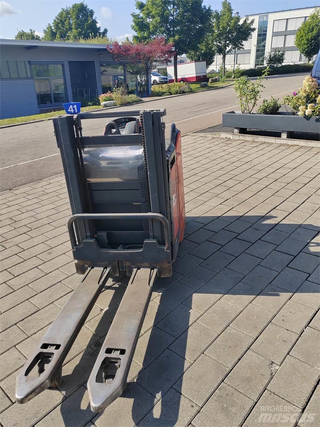 Linde L12 LHP SP Käyden ajettavat pinoamistrukit
