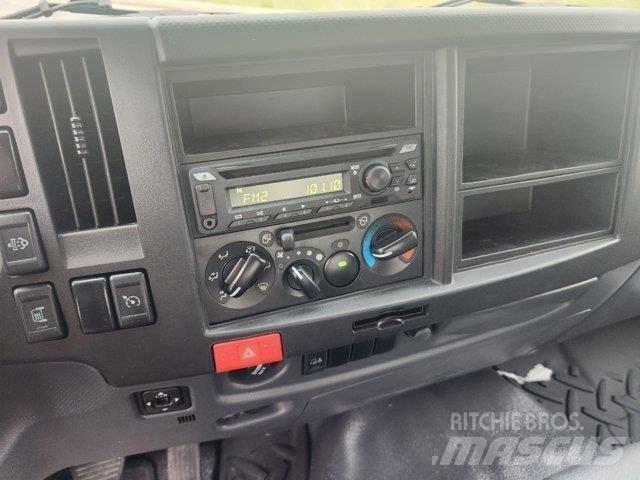Isuzu FTR Umpikorikuorma-autot