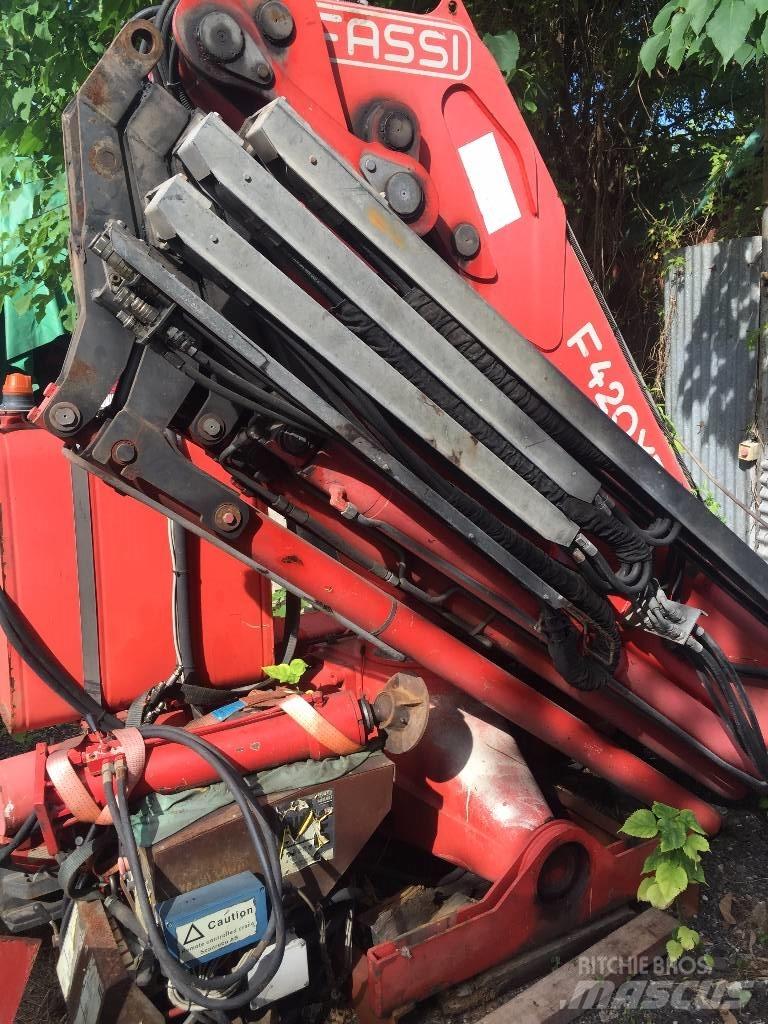 Fassi F420XP24L304 Kappaletavaranosturit