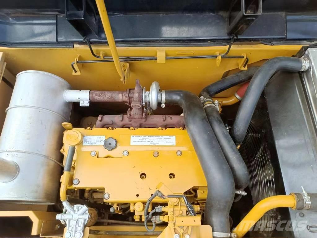 CAT 320 D Midikaivukoneet 7t - 12t