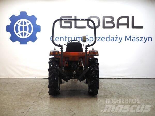Hinomoto NX220 Taajamatraktorit