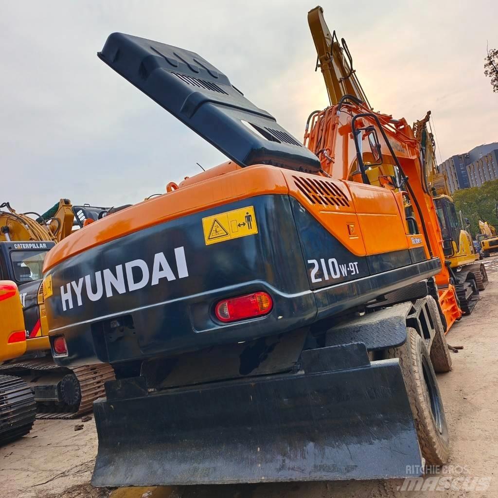 Hyundai 210W-9 Pyöräkaivukoneet