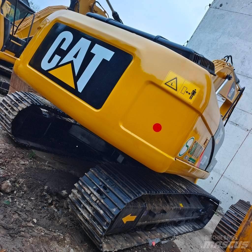 CAT 323 D Telakaivukoneet