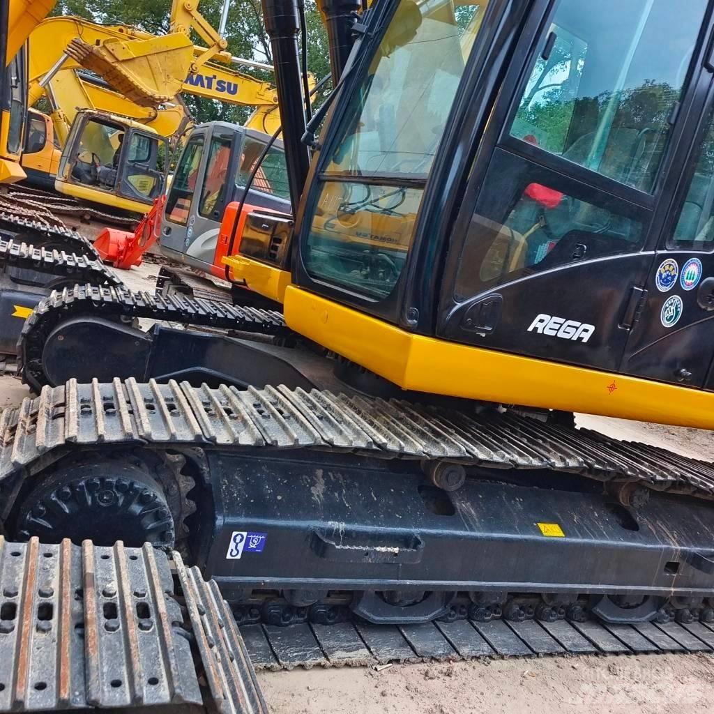 CAT 323 D Telakaivukoneet