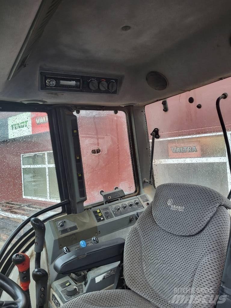Valtra 8150 Traktorit