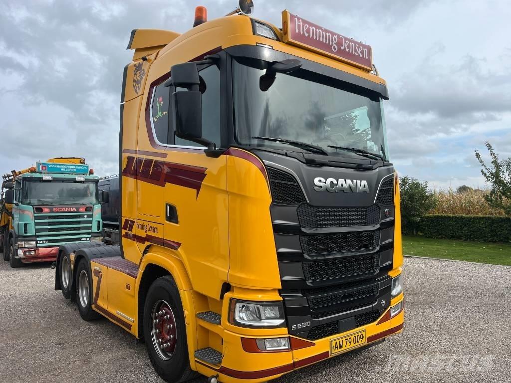Scania S 580 V8 Vetopöytäautot