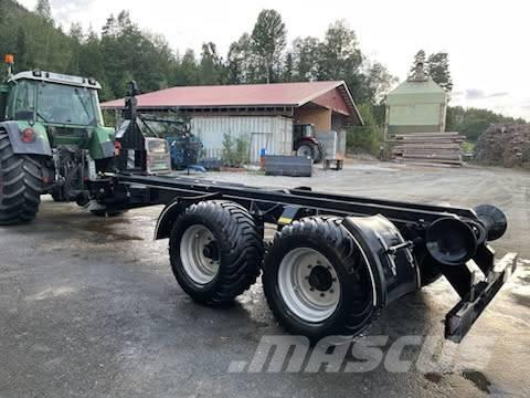 Palmse Trailer 115 Vaihtolavapuoliperävaunut