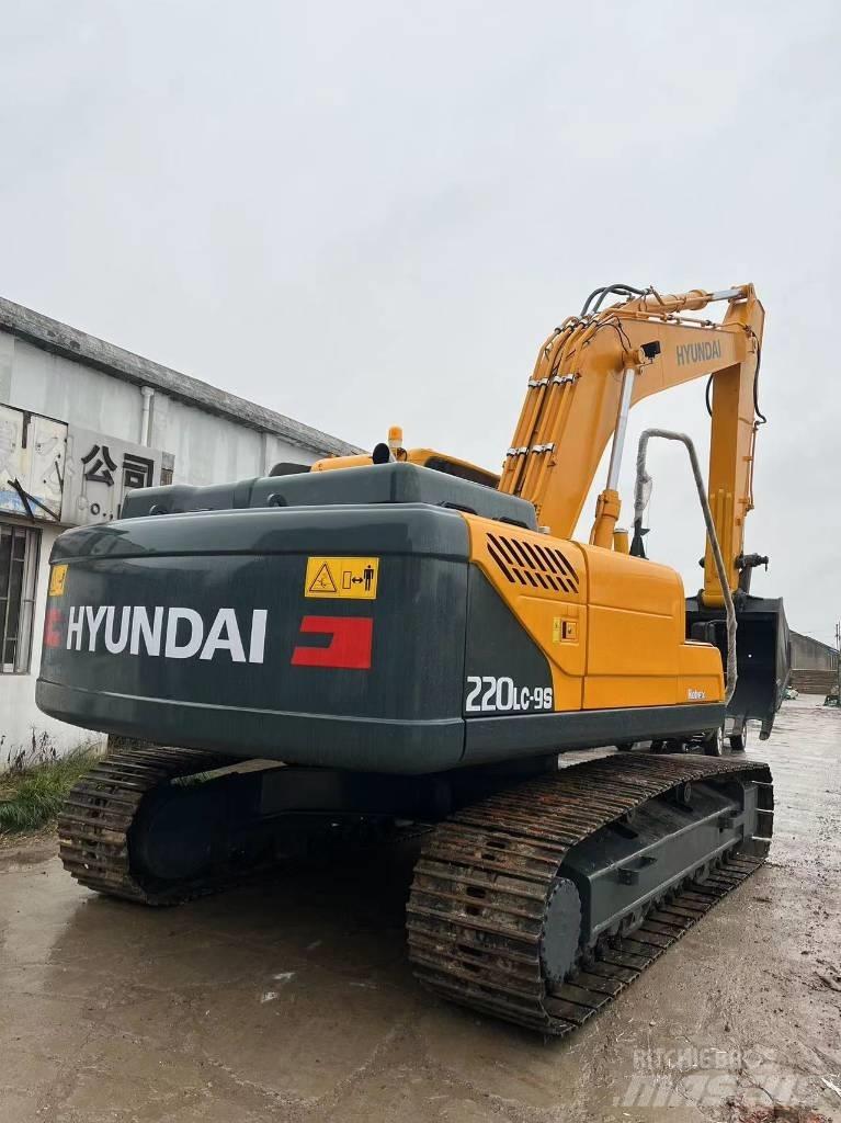 Hyundai R220LC-9S Telakaivukoneet