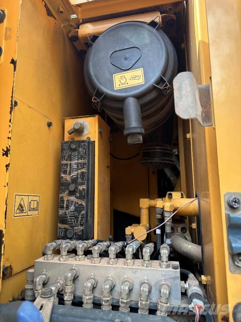 Hyundai R210W-9 Pyöräkaivukoneet