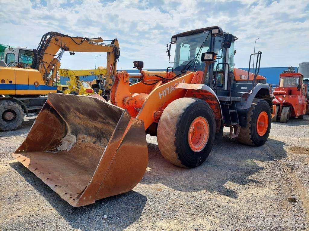 Hitachi ZW250 Pyöräkuormaajat