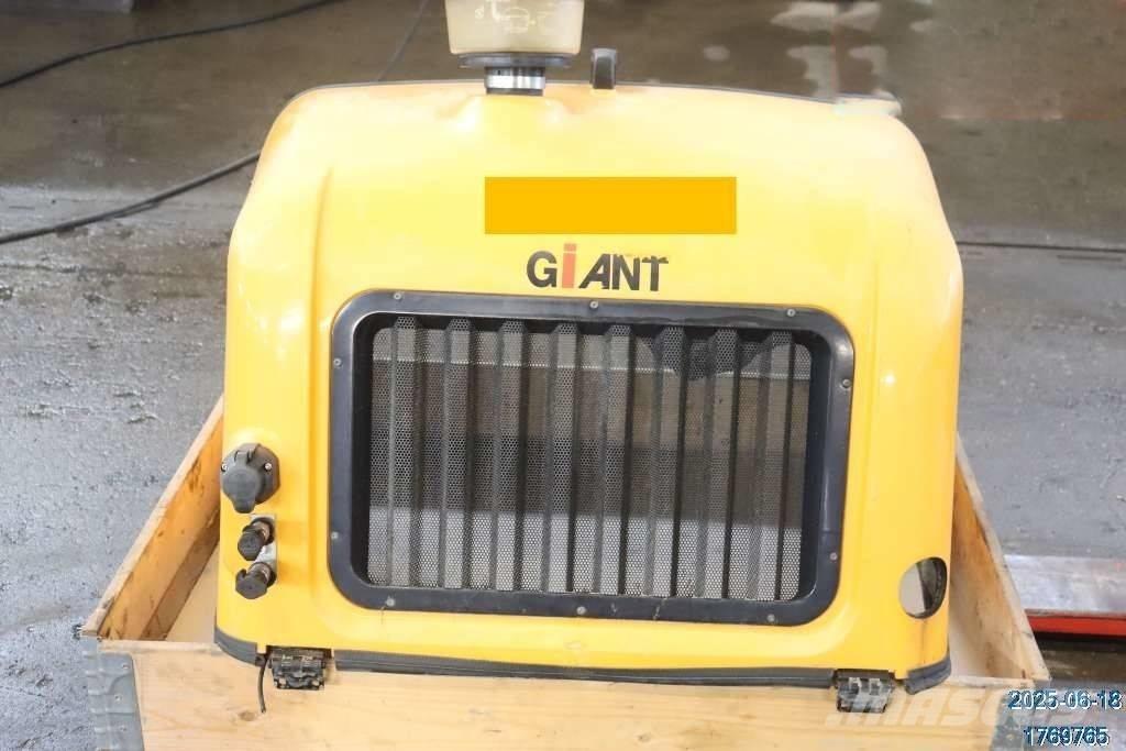 GiANT V 6004 T Ohjaamo ja sisusta
