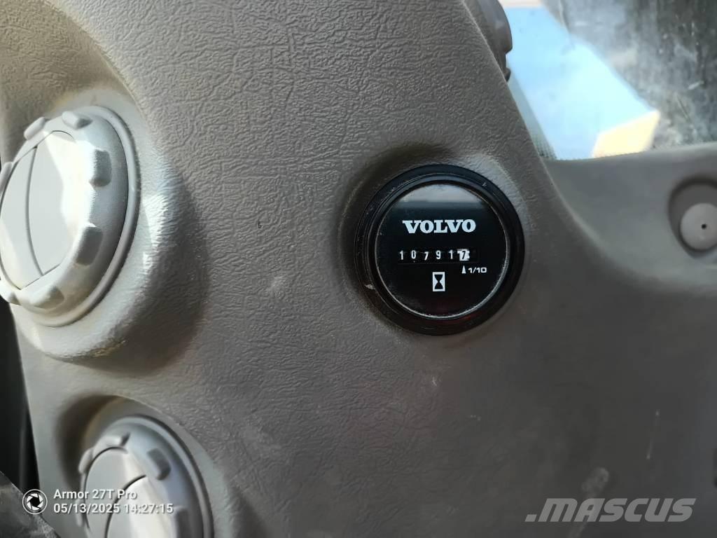 Volvo EC 300 D N L Telakaivukoneet