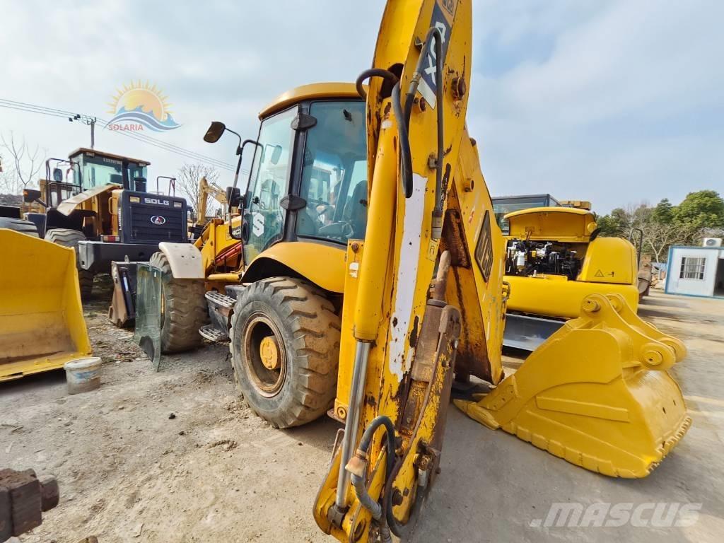 JCB 4CX Kaivurikuormaajat