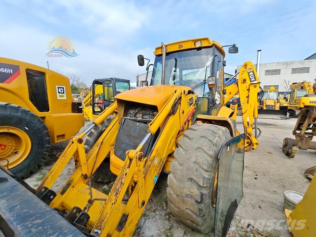 JCB 4CX Kaivurikuormaajat