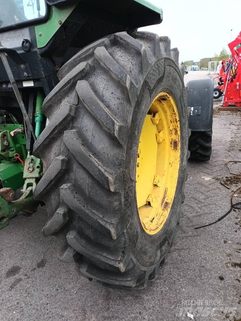 John Deere 3350 Traktorit