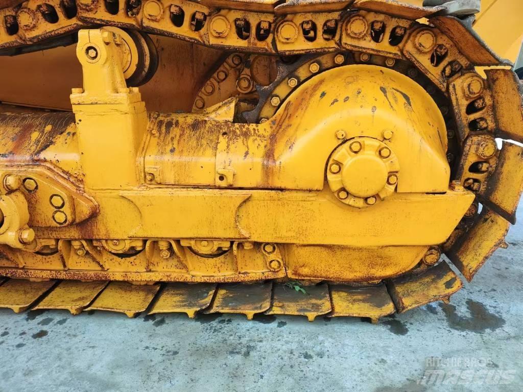 CAT D7G Telaketjupuskutraktorit