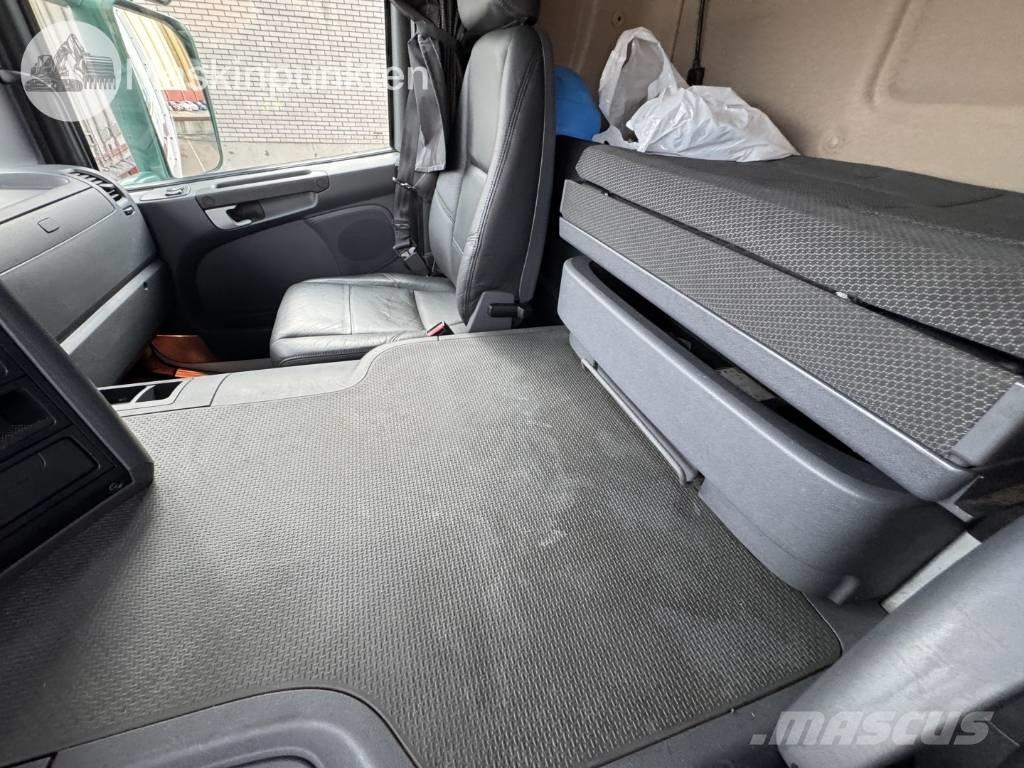 Scania P 320 Umpikorikuorma-autot