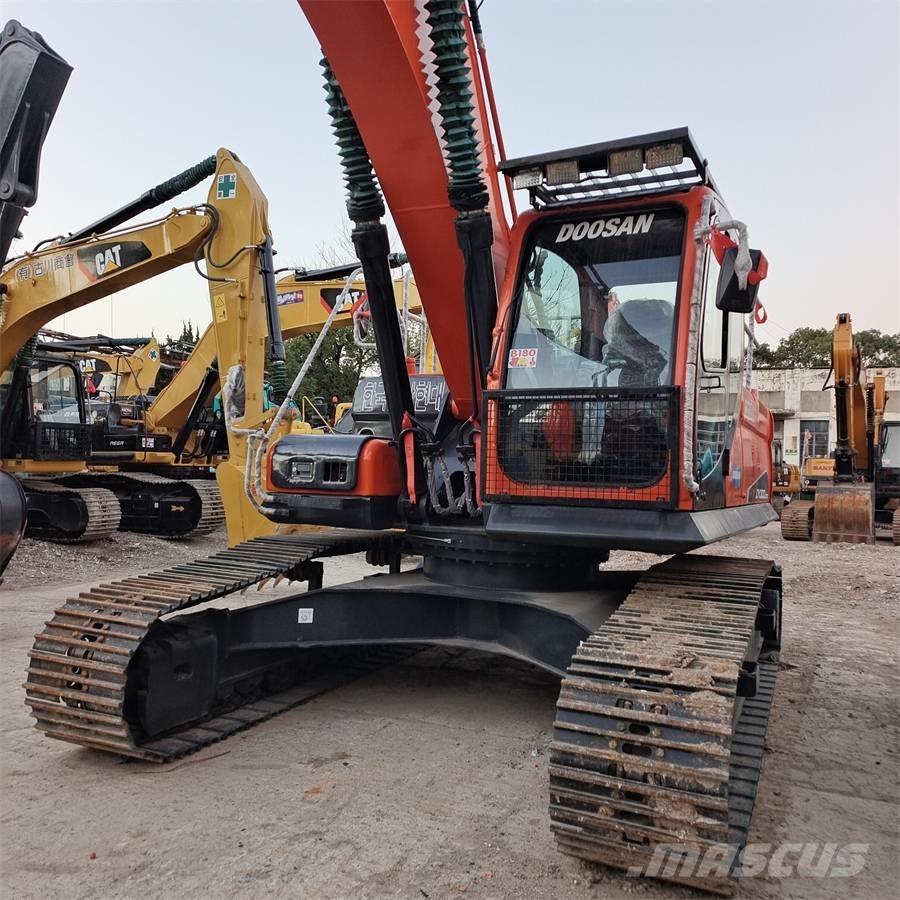 Doosan DX 300 LC Telakaivukoneet