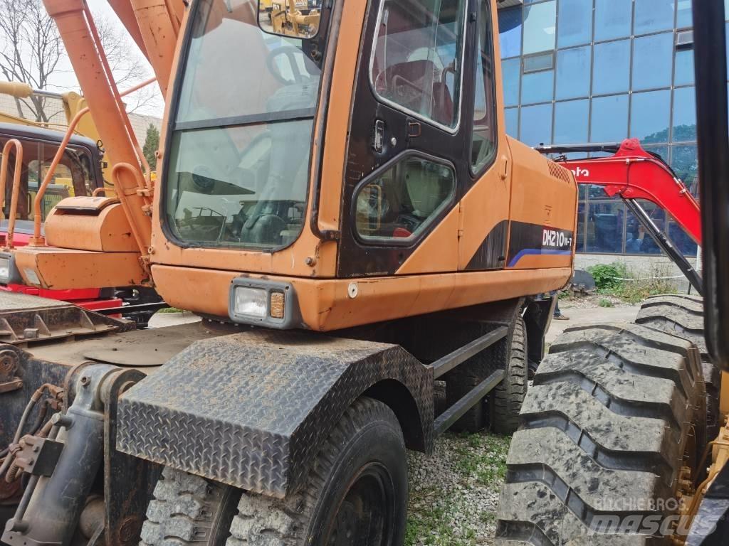 Doosan DH 210 W-7 Pyöräkaivukoneet