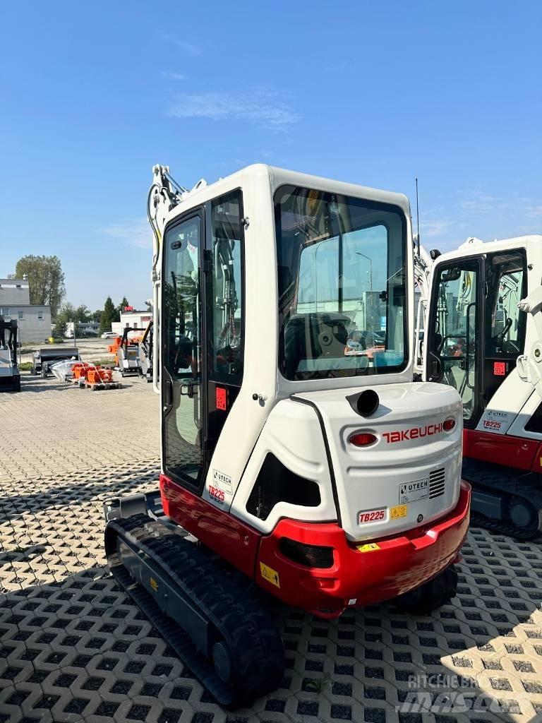 Takeuchi TB 225 V0 Minikaivukoneet < 7t