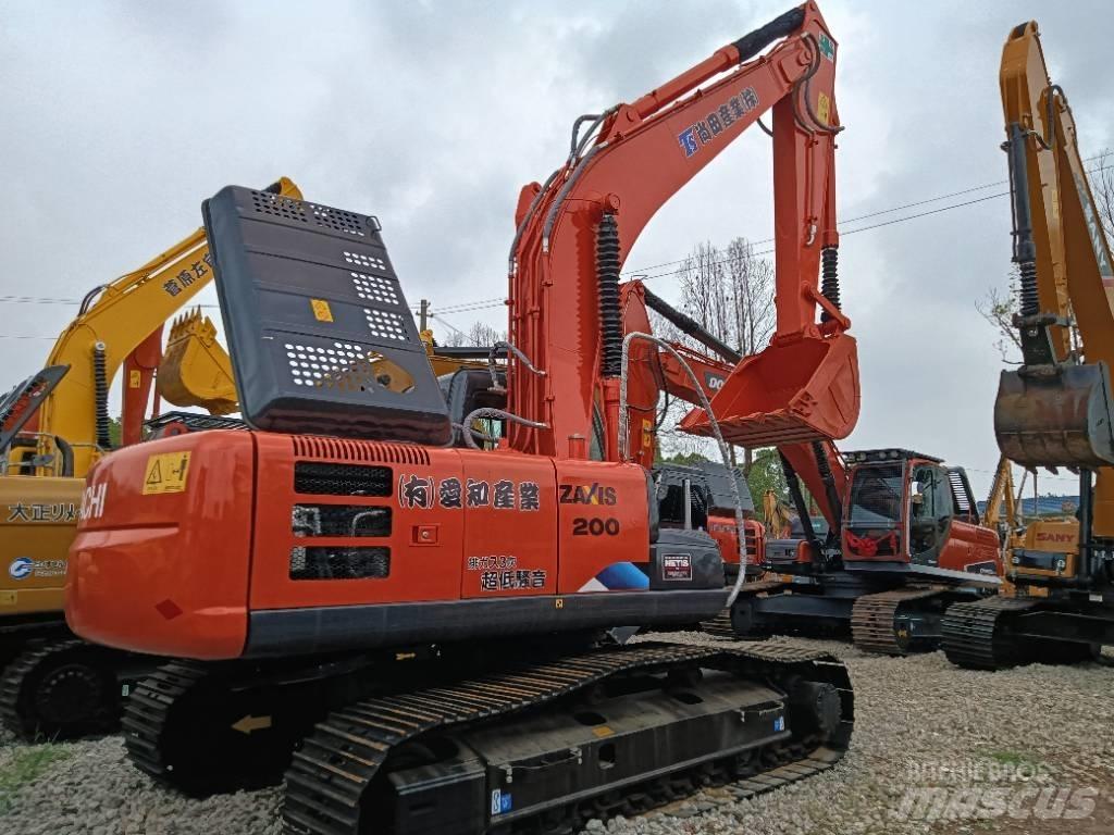 Hitachi ZX 200 Telakaivukoneet