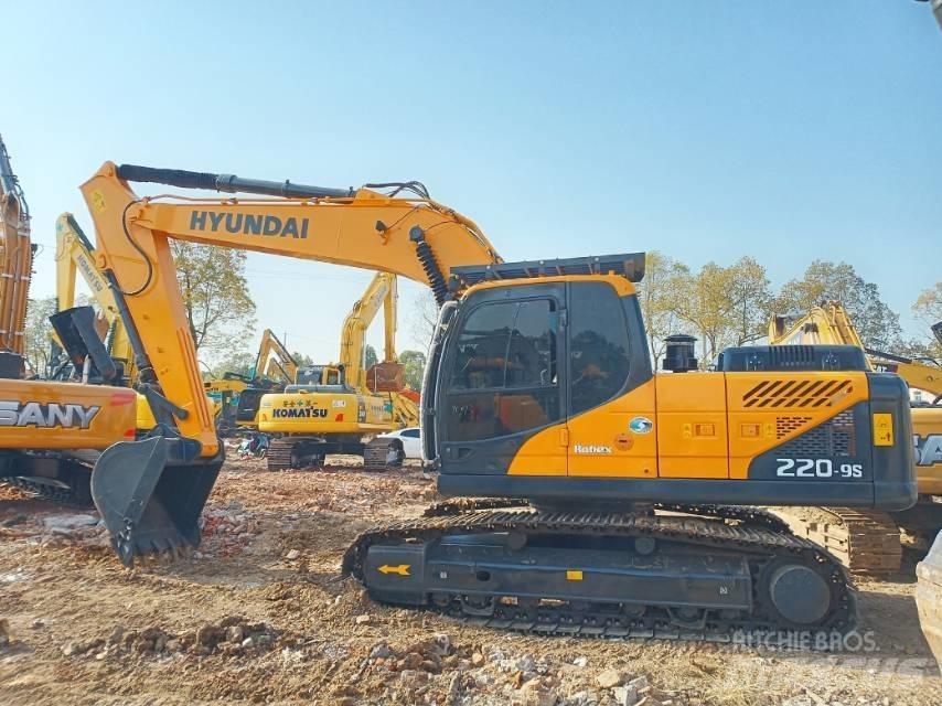 Hyundai R220-9 Telakaivukoneet