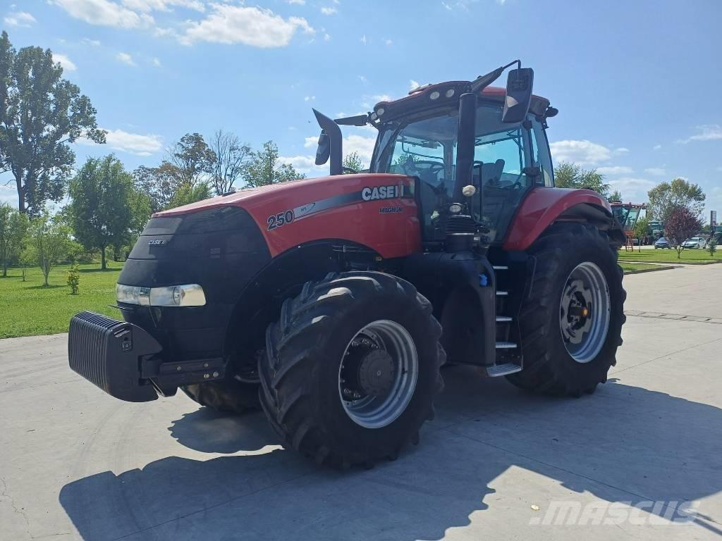 Case IH Magnum 250 Traktorit