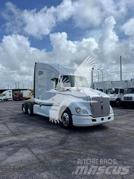 Kenworth T680 Vetopöytäautot