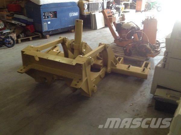 CAT 140H/160H Ripper Muut koneet