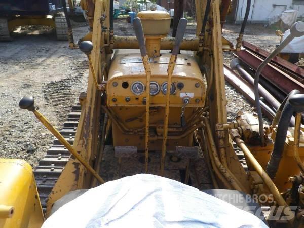 Komatsu D20S-3 Telaketjupuskutraktorit