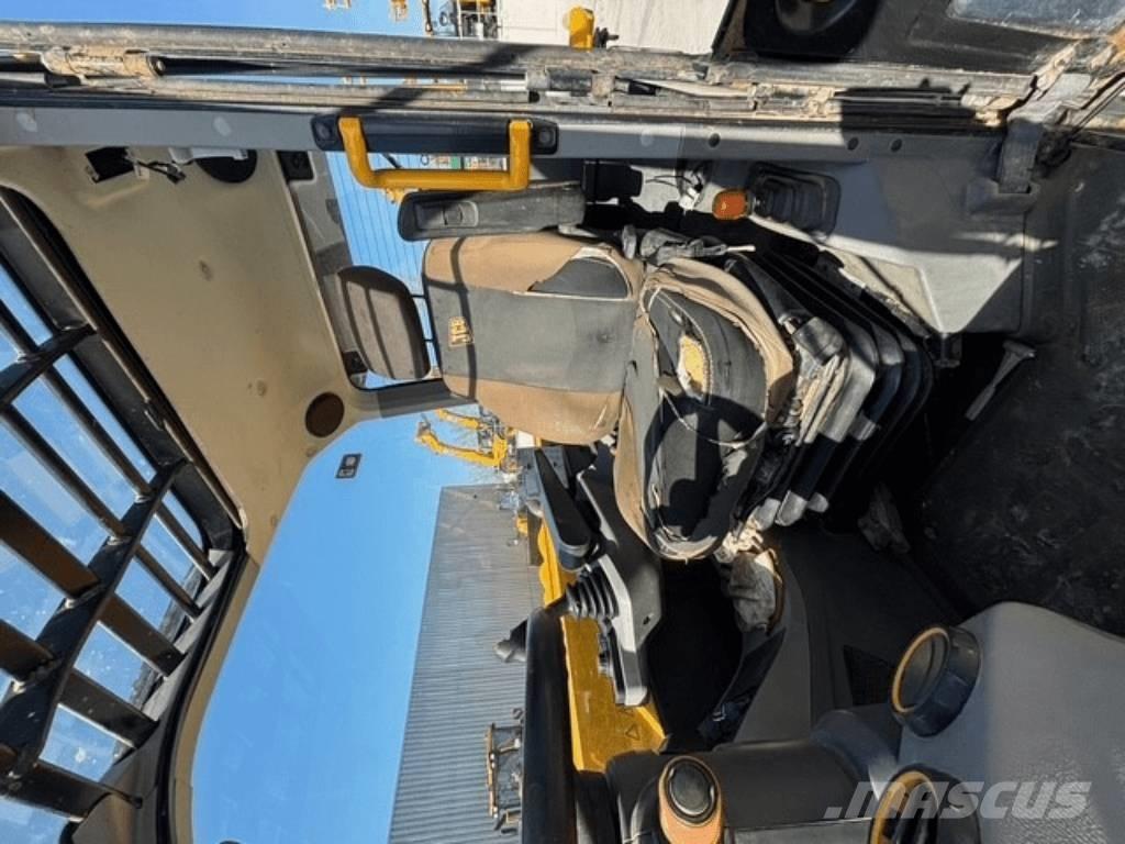 JCB 532-70 Maatalouskurottajat