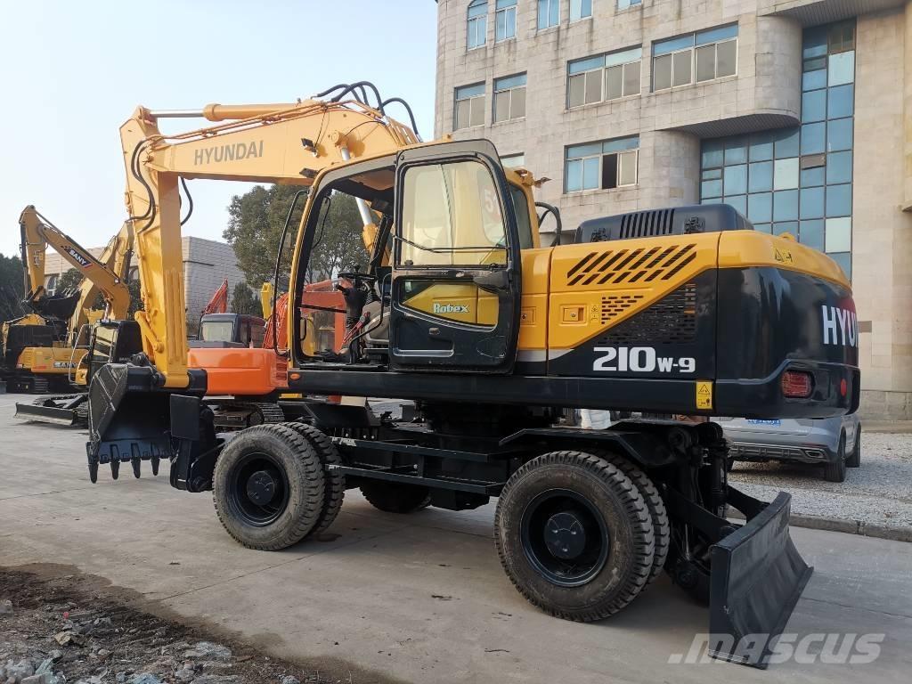 Hyundai R210W-9 Pyöräkaivukoneet