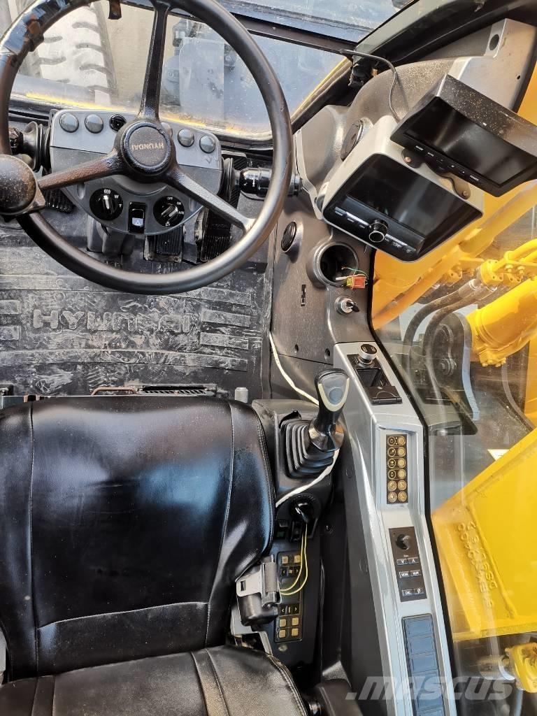 Hyundai R210W-9 Pyöräkaivukoneet