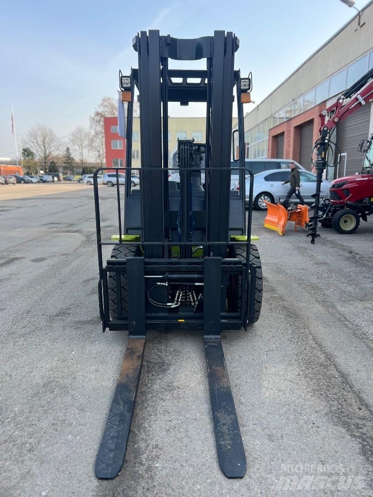 Clark S 30 L Nestekaasutrukit