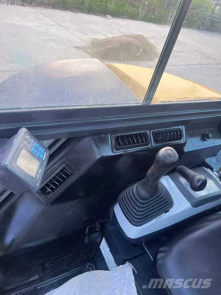 Komatsu PC 40 MR Telakaivukoneet