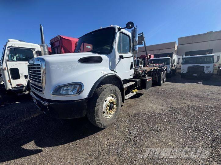 Freightliner M2 Vaihtolava-autot