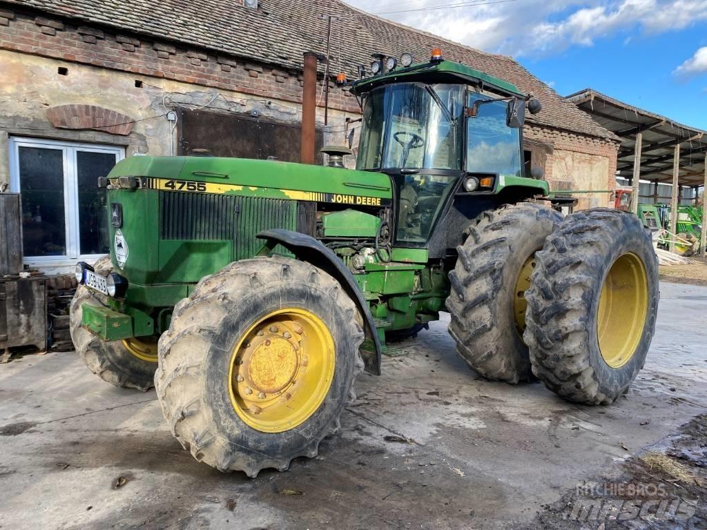 John Deere 4755 Traktorit