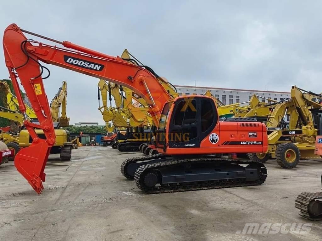 Doosan DX 225 LL Telakaivukoneet