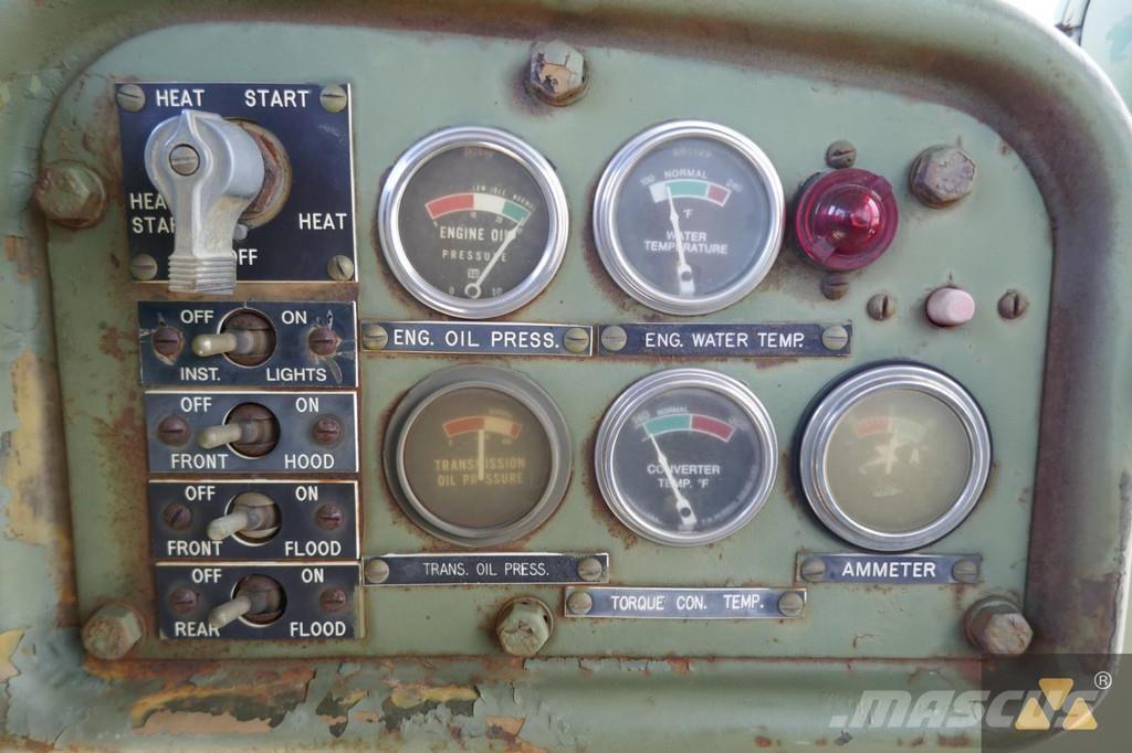 CAT D7F Ex-army Telaketjupuskutraktorit