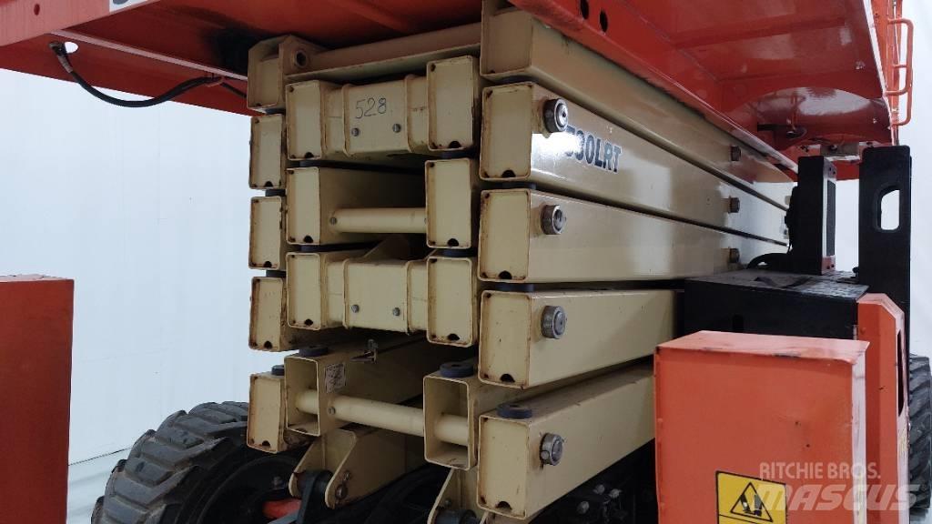 JLG 530 LRT Saksilavat