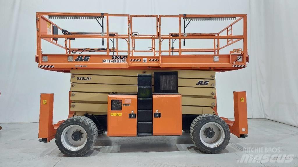 JLG 530 LRT Saksilavat