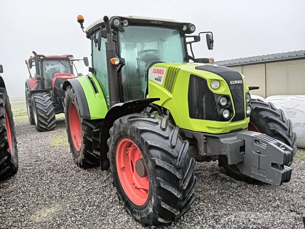 CLAAS Arion 440 Traktorit