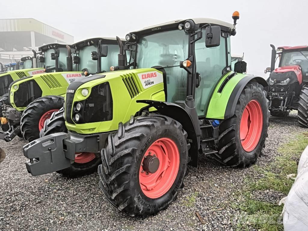 CLAAS Arion 440 Traktorit