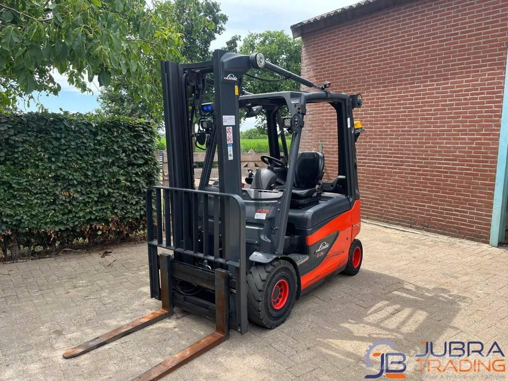 Linde E25-01 Sähkötrukit