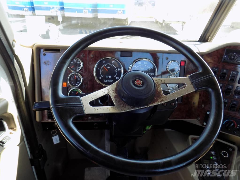 International 9200 i Vetopöytäautot