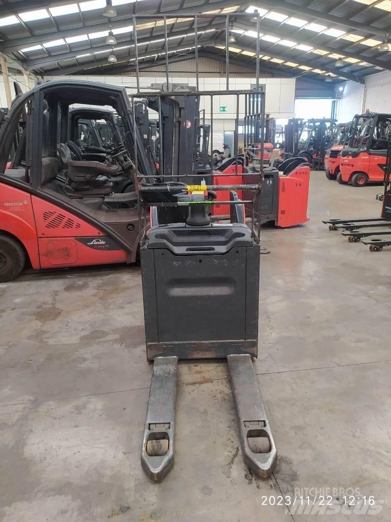 Linde T20 SP Lavansiirtotrukit ajotasolla