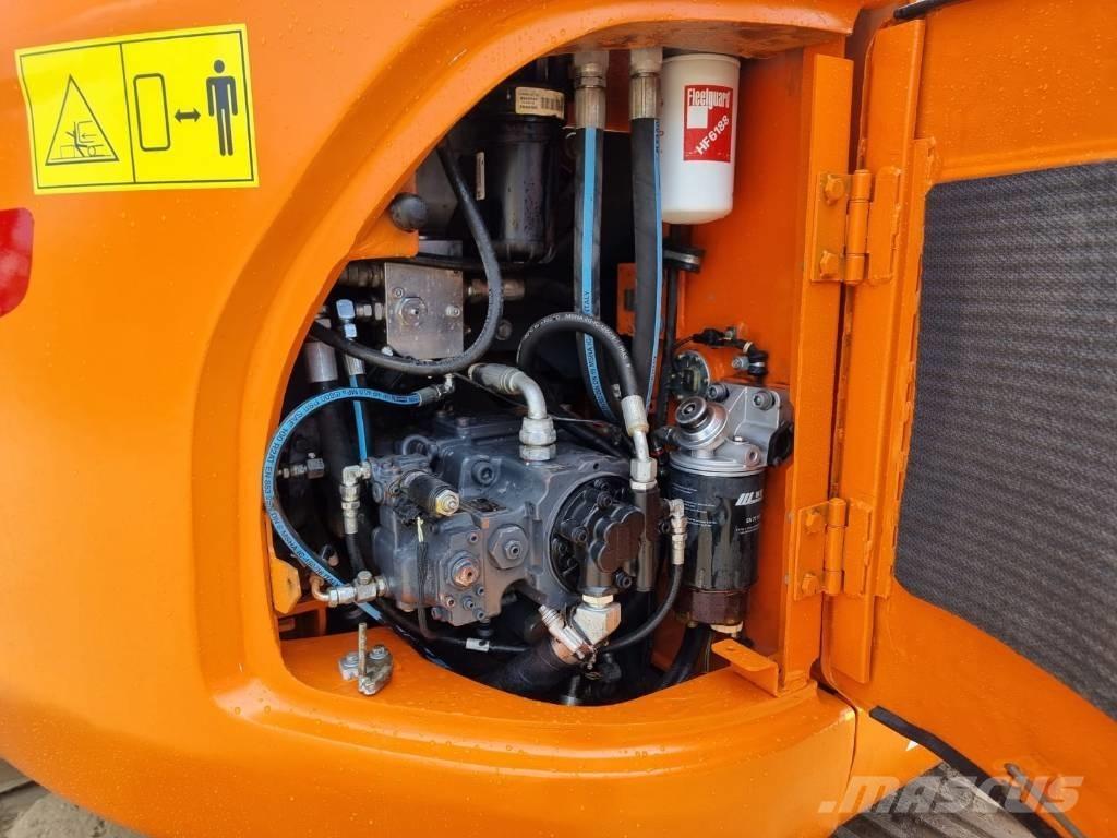 Doosan DX 140 LC-3 Telakaivukoneet