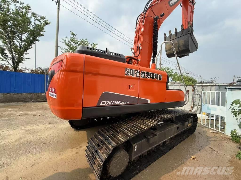 Doosan DX 225 LCA Telakaivukoneet